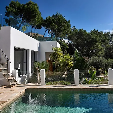 Stylish 5 Bedroom Luxury With Pool And Sauna *